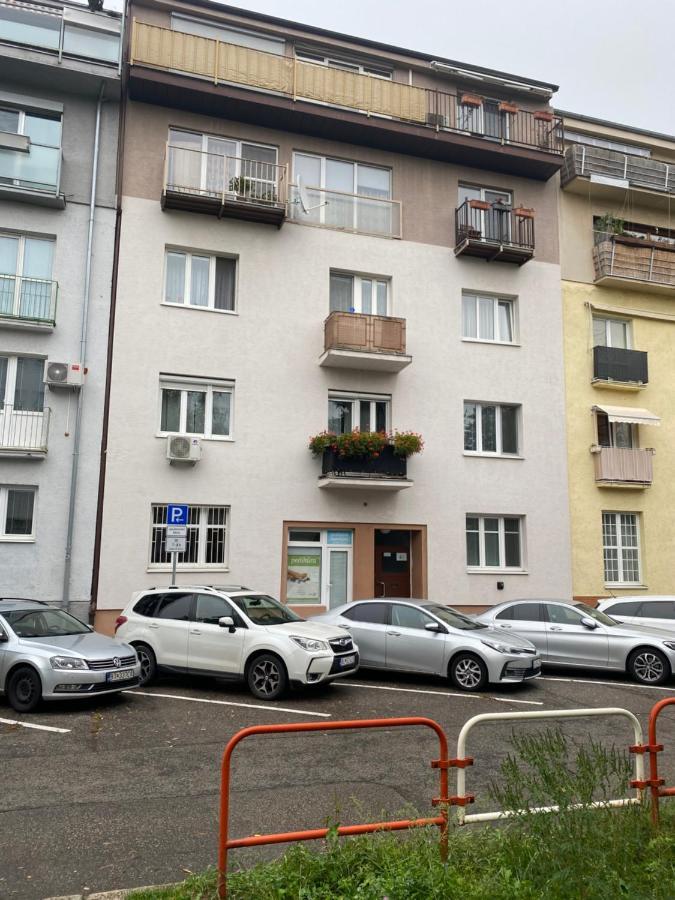 Light Room By Zoom Apartments Bratislava Exterior photo